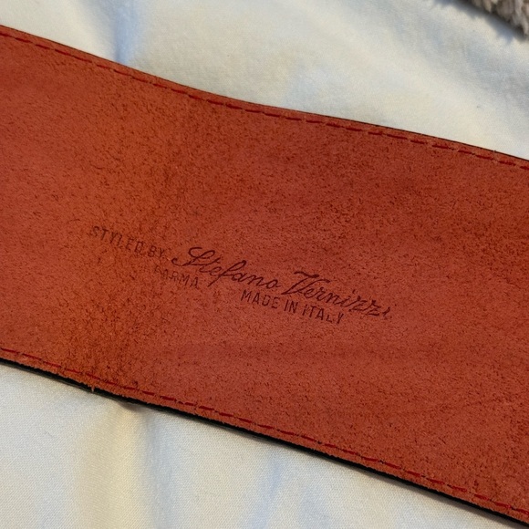 3 Wide waist leather belts - Picture 8 of 11